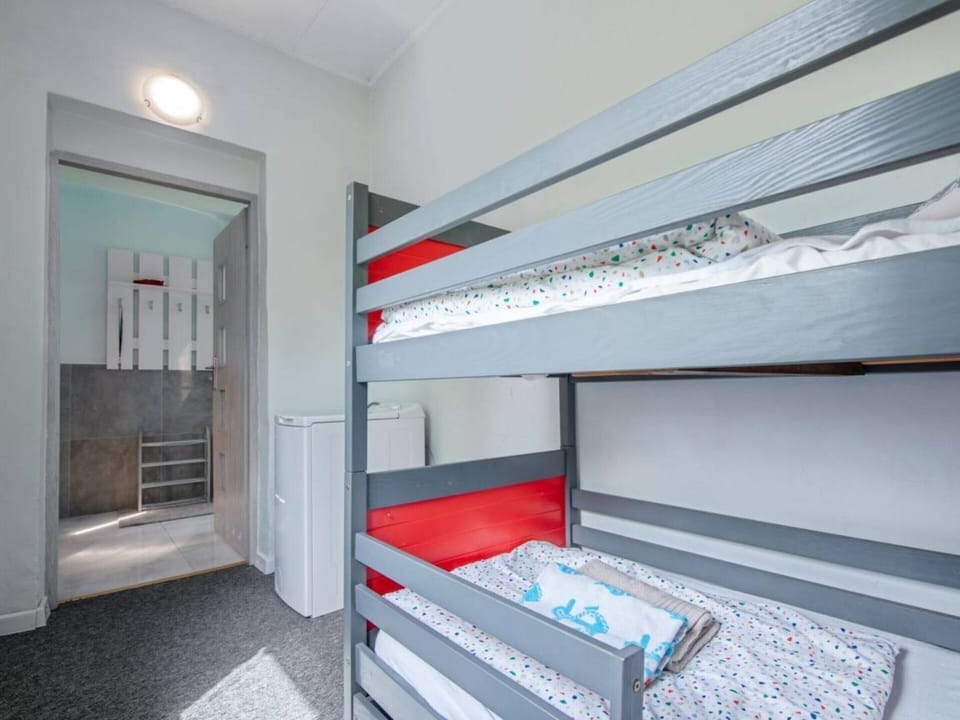 House | 4 bedrooms, individually furnished