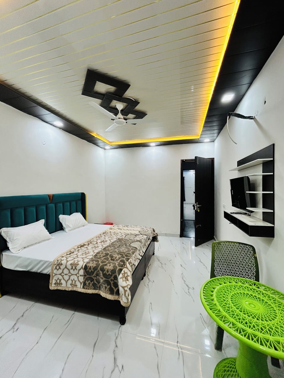 Deluxe Double Room, City View | Premium bedding, Select Comfort beds, desk, laptop workspace