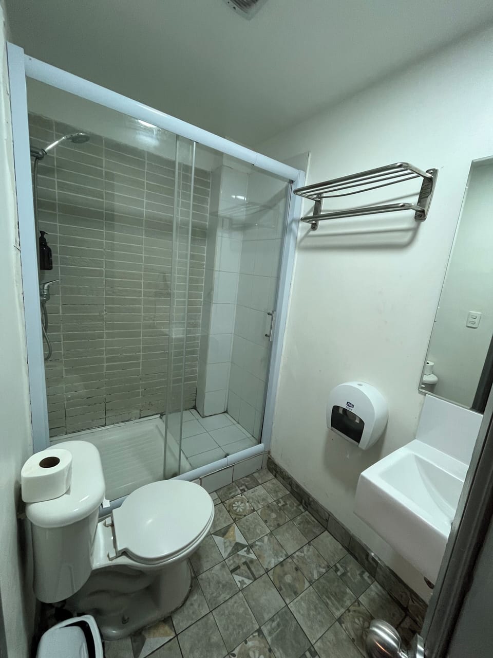 Standard Room, Non Smoking | Bathroom | Hair dryer, towels, soap, shampoo