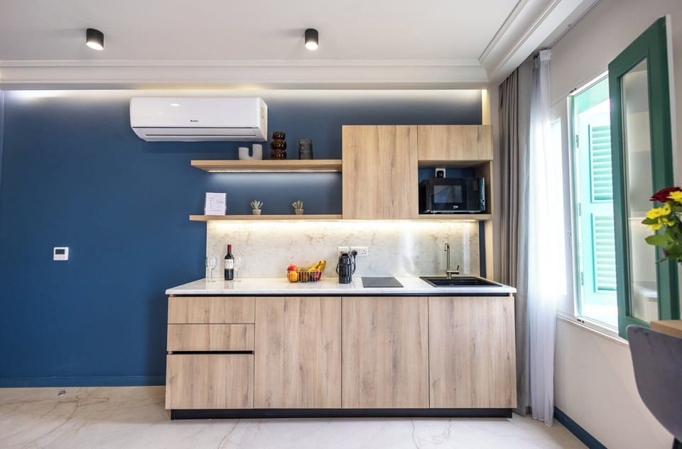 Superior Double Room, Balcony | Private kitchenette | Mini-fridge, microwave, stovetop, espresso maker