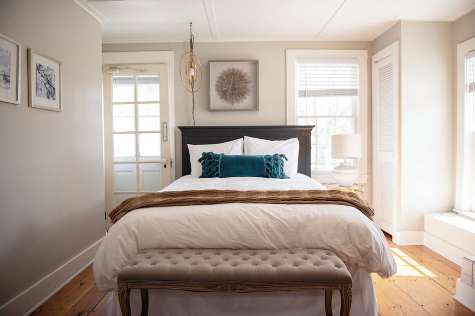Room 5 | Iron/ironing board, free WiFi