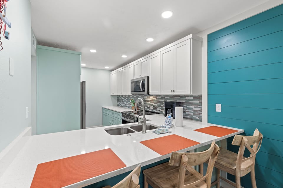 Condo, Multiple Beds, Patio, Garden View (Edgewater Villa 1602) | Private kitchen