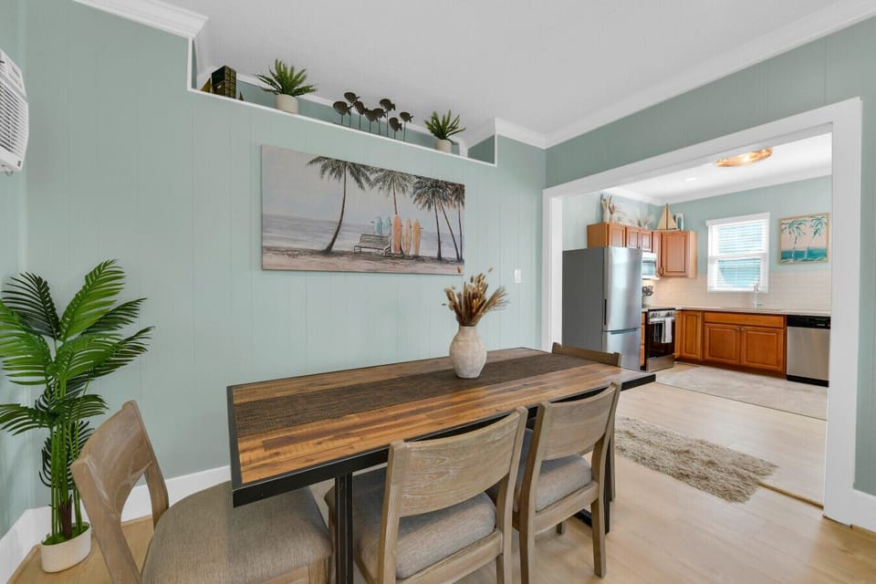 Upper-level dining area with easy flow into the kitchen