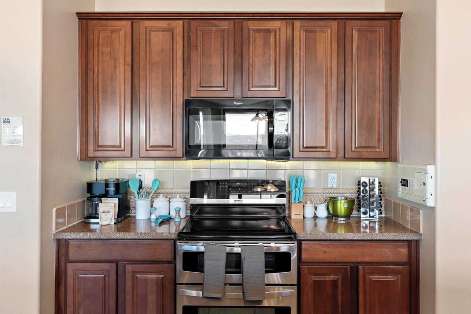 From family breakfasts to gourmet dinners, this kitchen has all the tools you need to create, experiment, and enjoy.