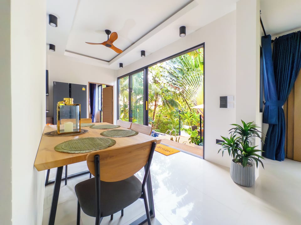 Villa, 3 Bedrooms, Smoking, Private Pool | Dining