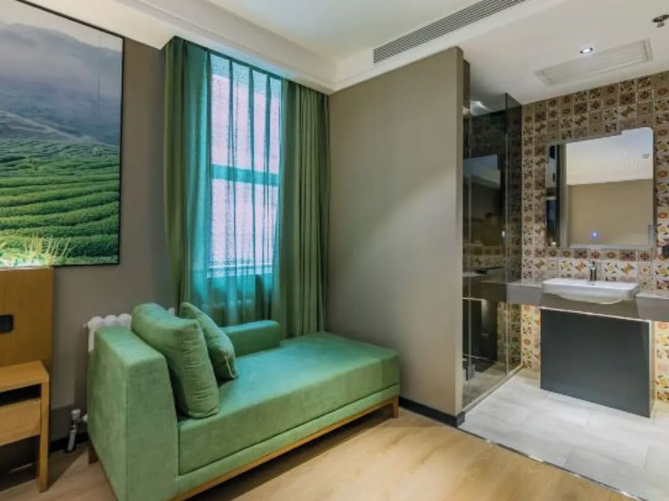 Deluxe Suite, Non Smoking | Living area