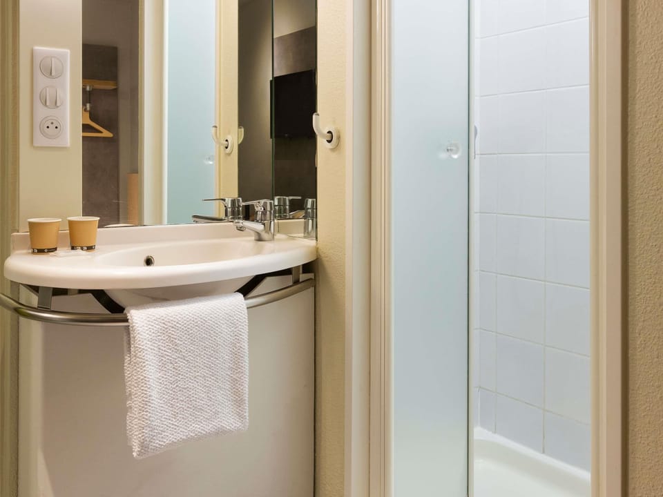 Double Room | Desk, blackout drapes, soundproofing, free WiFi