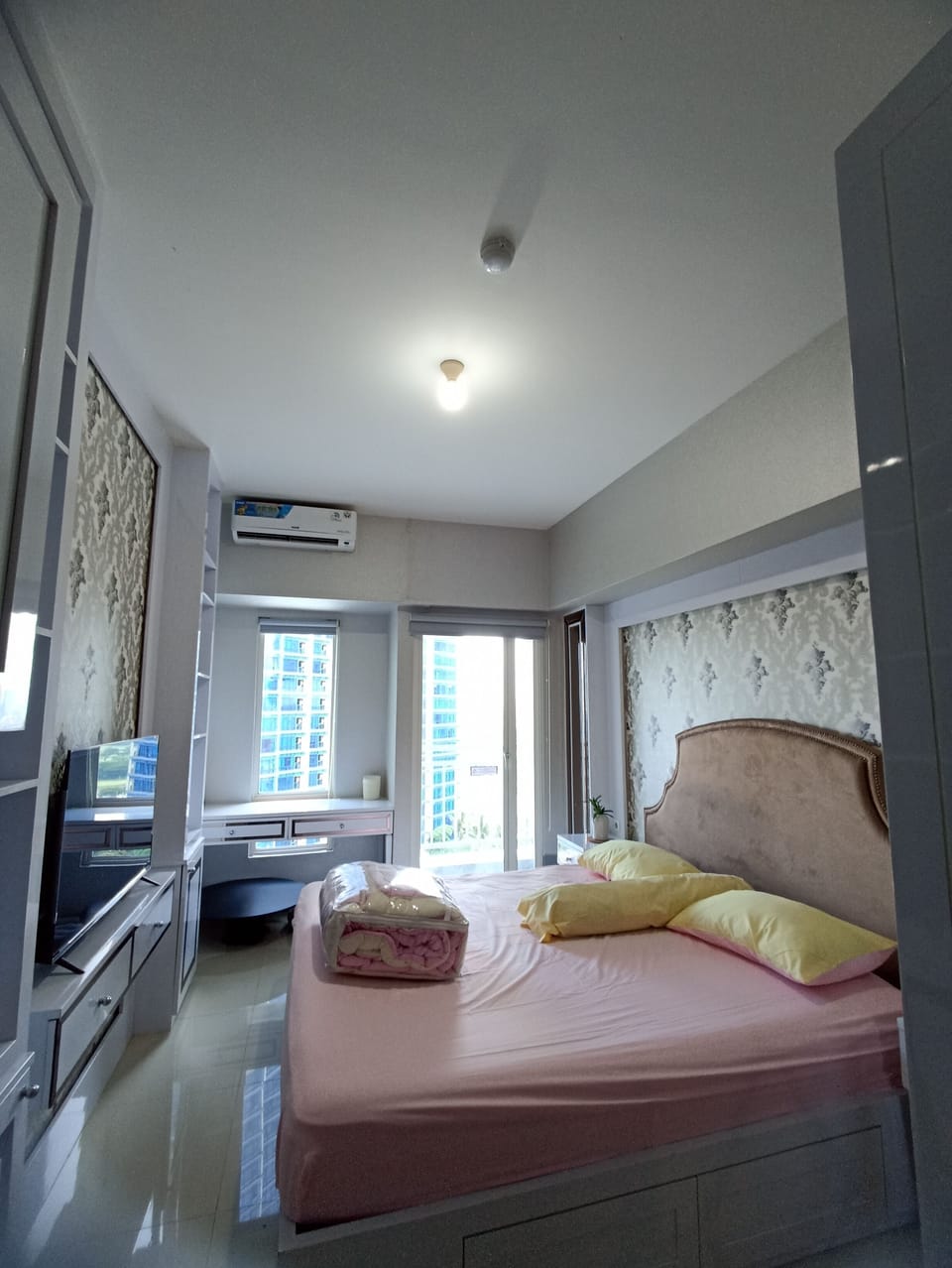 Basic Studio, Balcony, Bay View | Premium bedding, desk, laptop workspace, WiFi