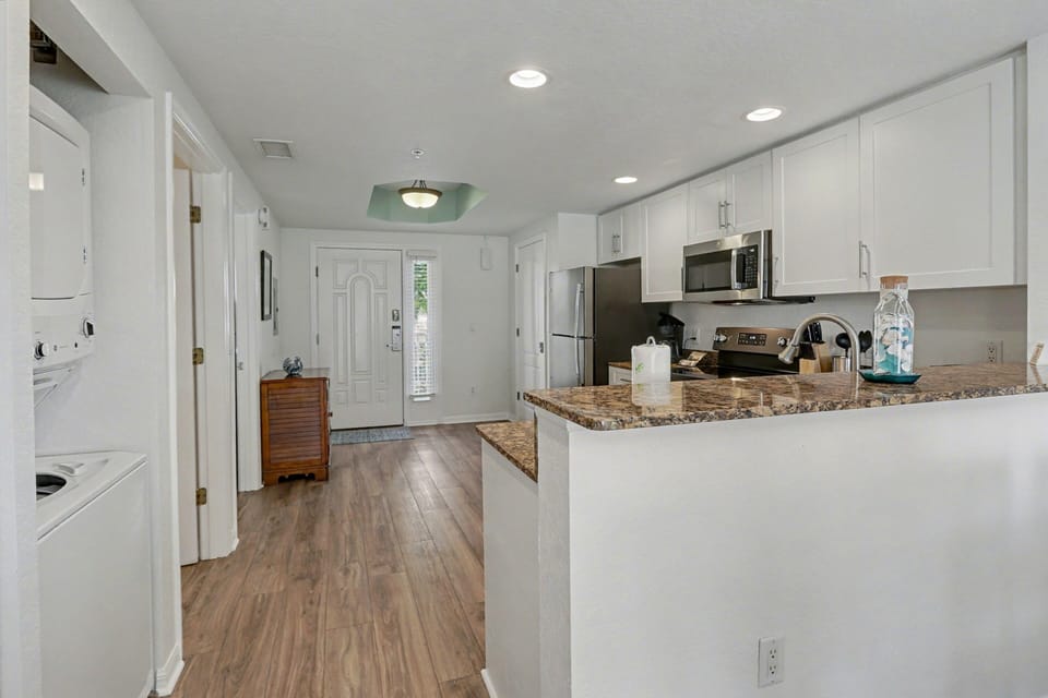 Condo, Multiple Beds (Sunset Vistas 205S) | Private kitchen | Oven, toaster