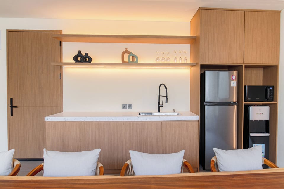 Suite | Living area | 72-inch Smart TV with digital channels