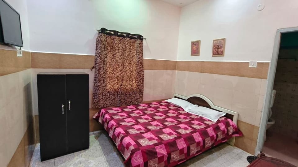 Basic Double or Twin Room | Free WiFi