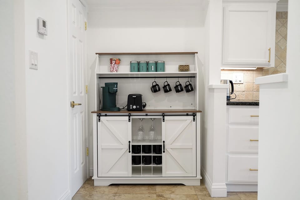 House, 2 Bedrooms, Patio, Lake View | Interior