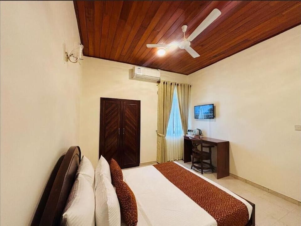 Blackout drapes, soundproofing, iron/ironing board, free WiFi