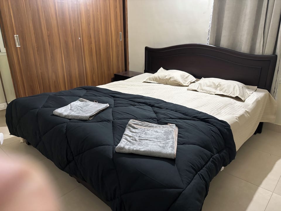 Bed room - 1 King bed