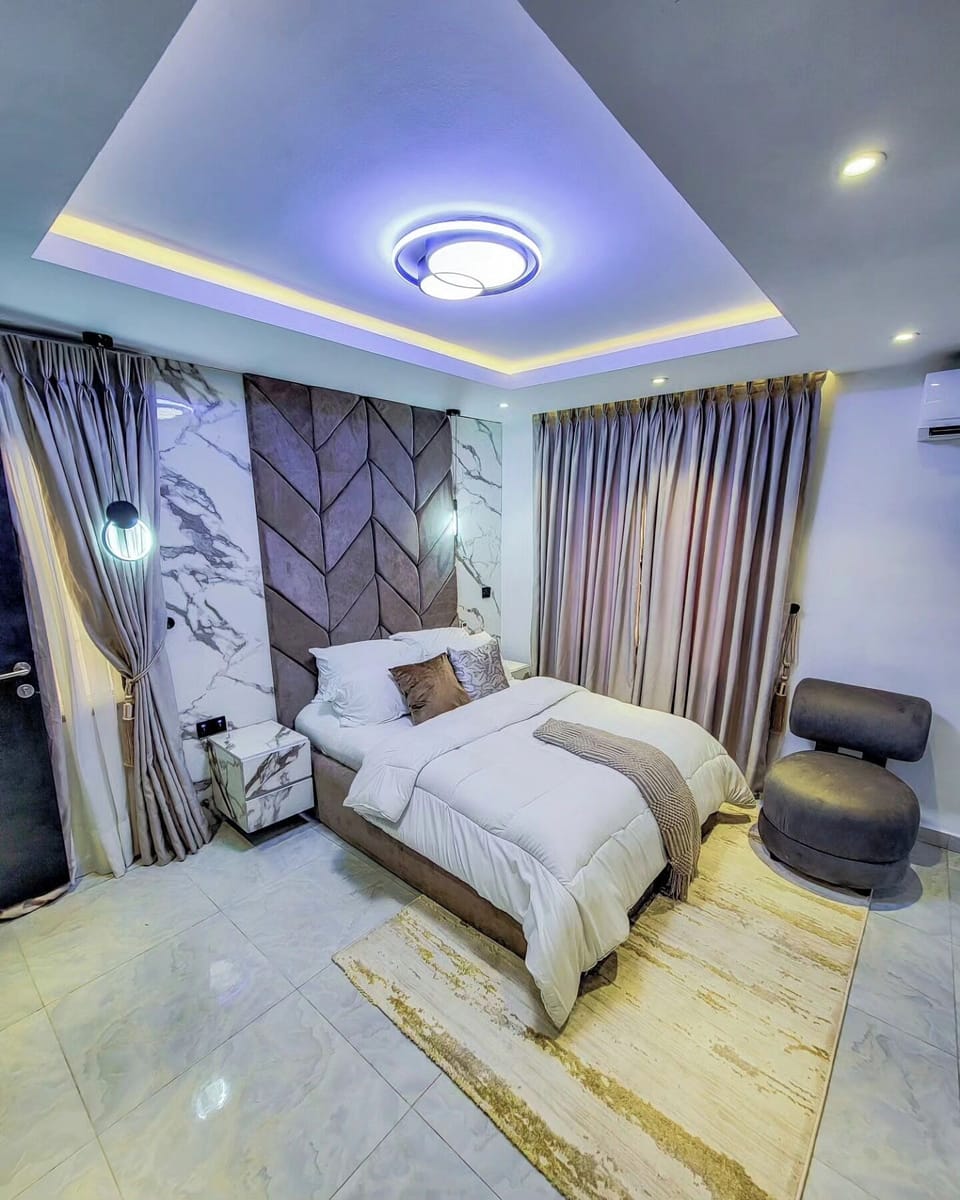 Deluxe Room, Balcony, City View | Desk, laptop workspace, blackout drapes, soundproofing
