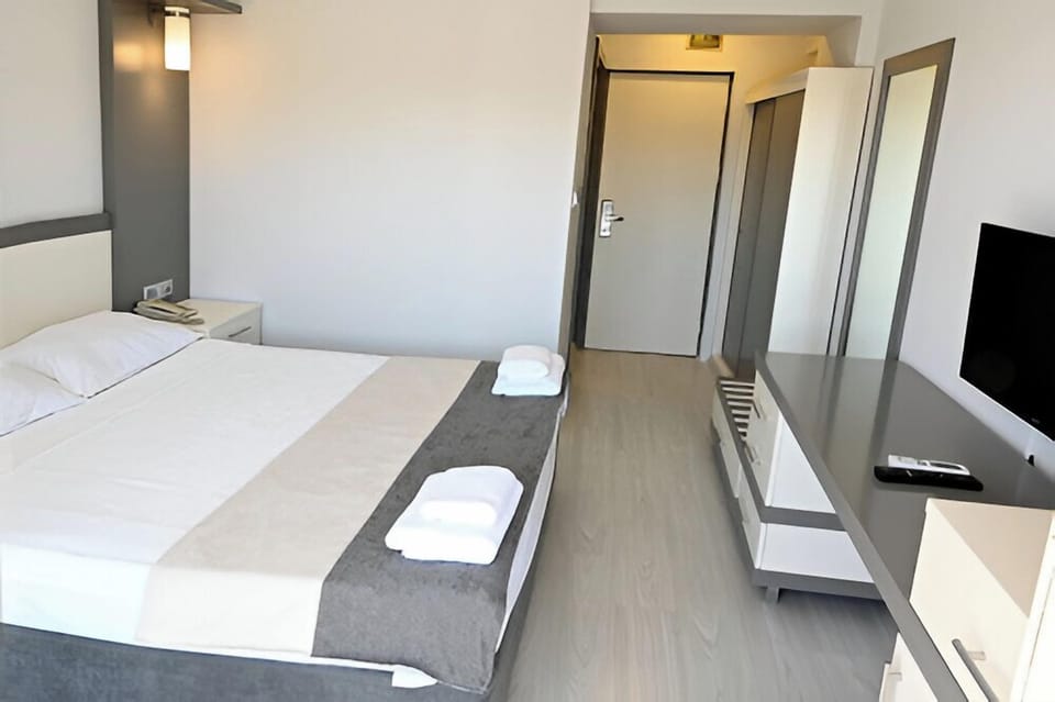 Standard Double Room | Free WiFi
