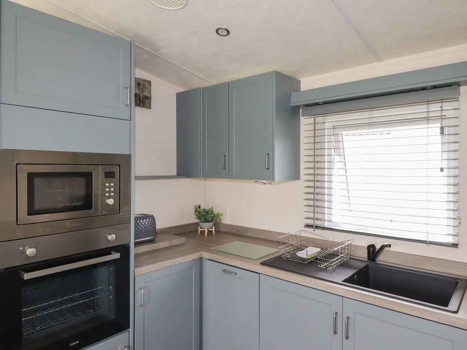 Fridge, microwave, dishwasher, toaster