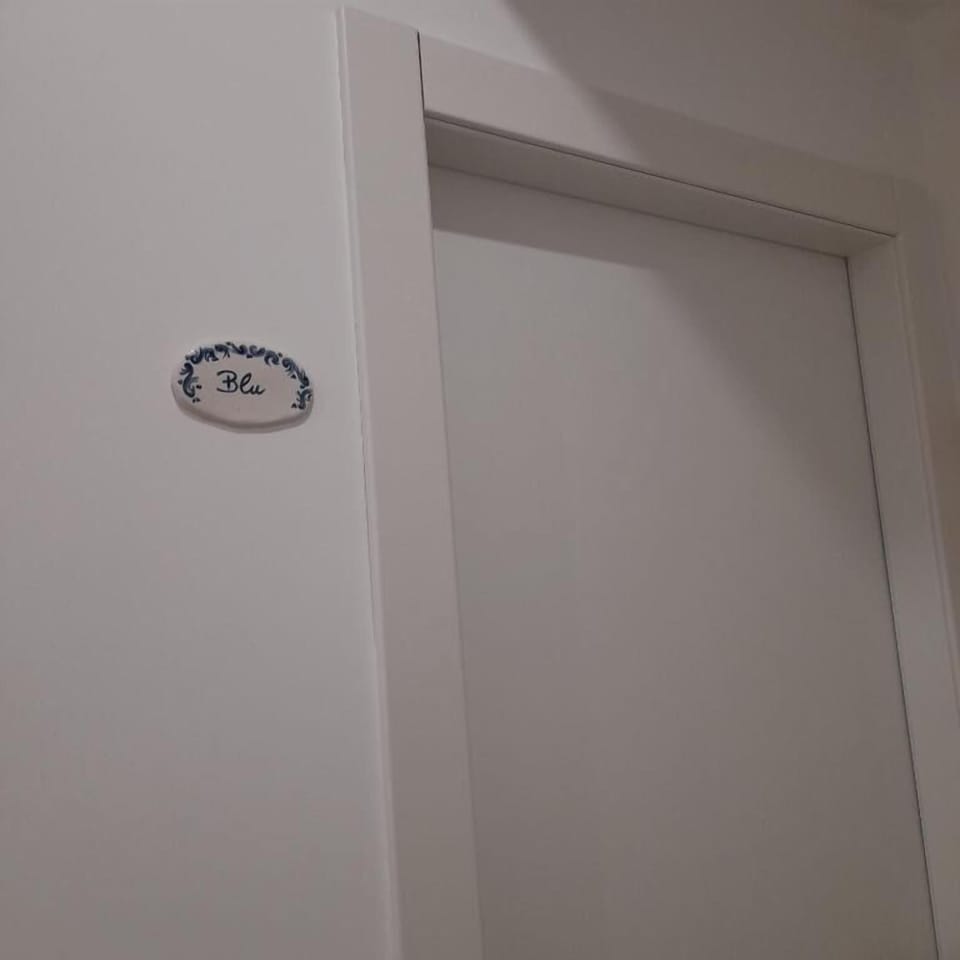 Camera Blu | Interior