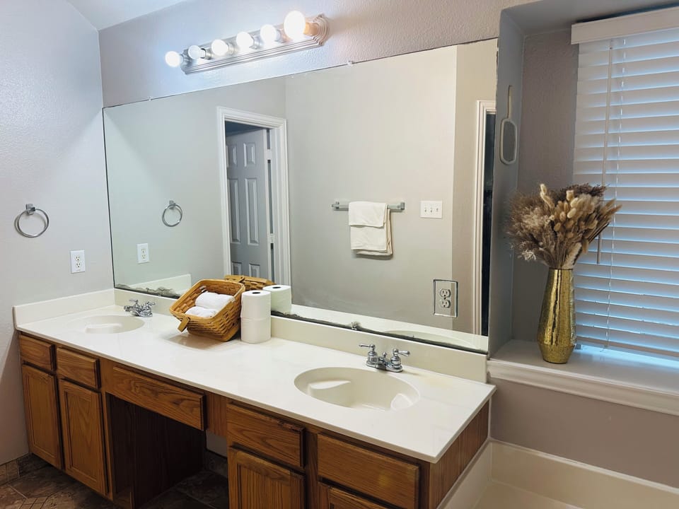 Master Suite bathroom sinks