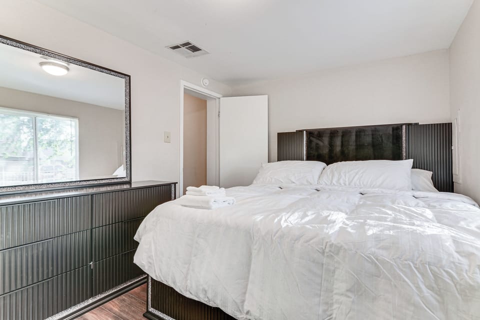 Walkable Haven 1 Mi to Dtwn Phoenix & Chase Field! Apartment in Phoenix