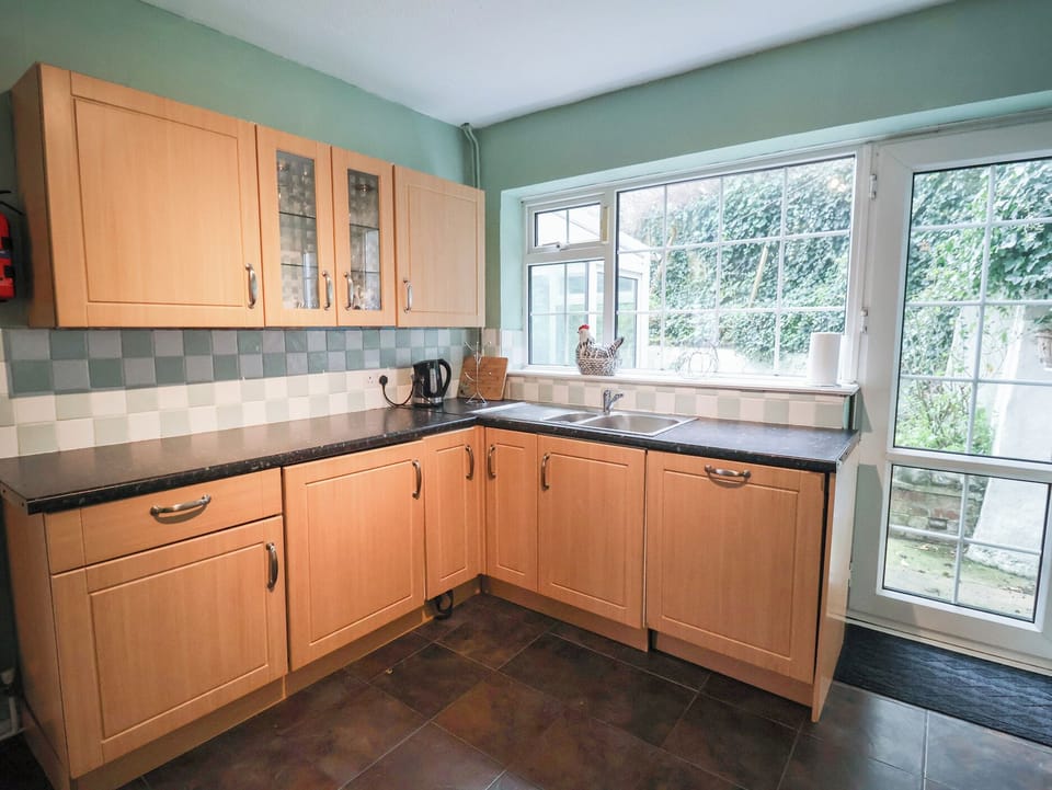 Dishwasher, cookware/dishes/utensils