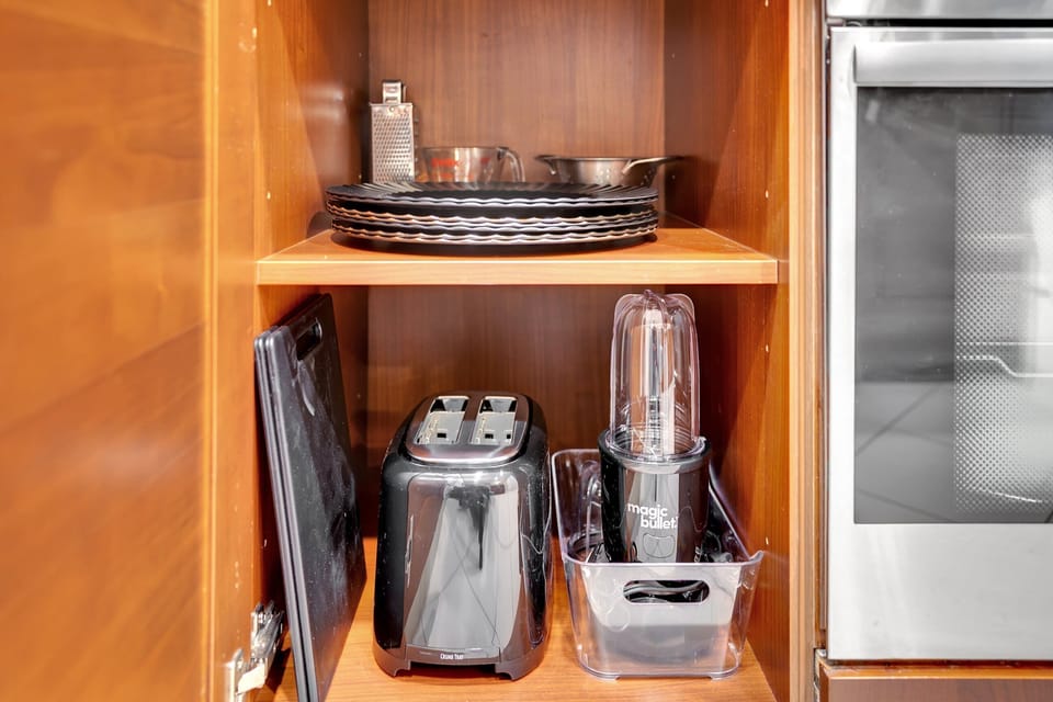 The kitchenette is fully stocked and thoughtfully equipped, ready to support nearly any meal during your stay, from quick mornings to relaxed evenings in.