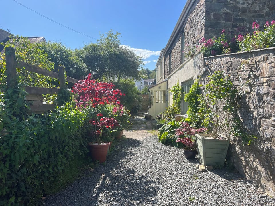 Cottage | Property grounds
