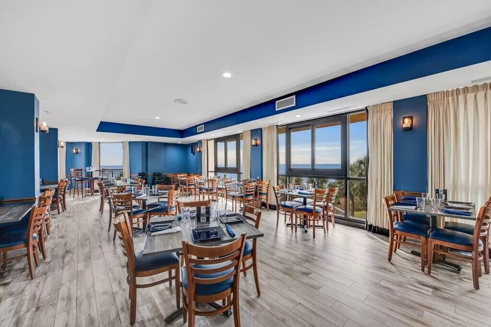 On-site restaurant with indoor dining and bar seating