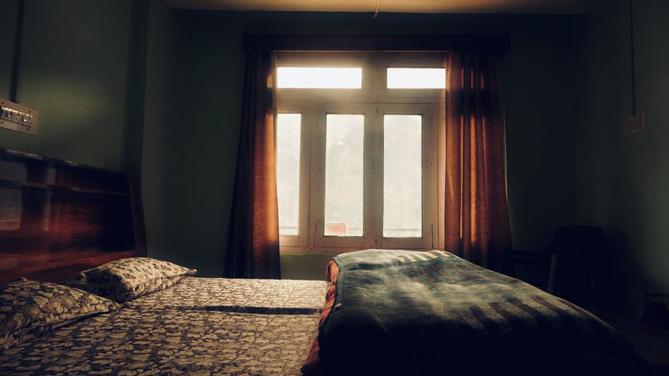 Single Room, Mountain View