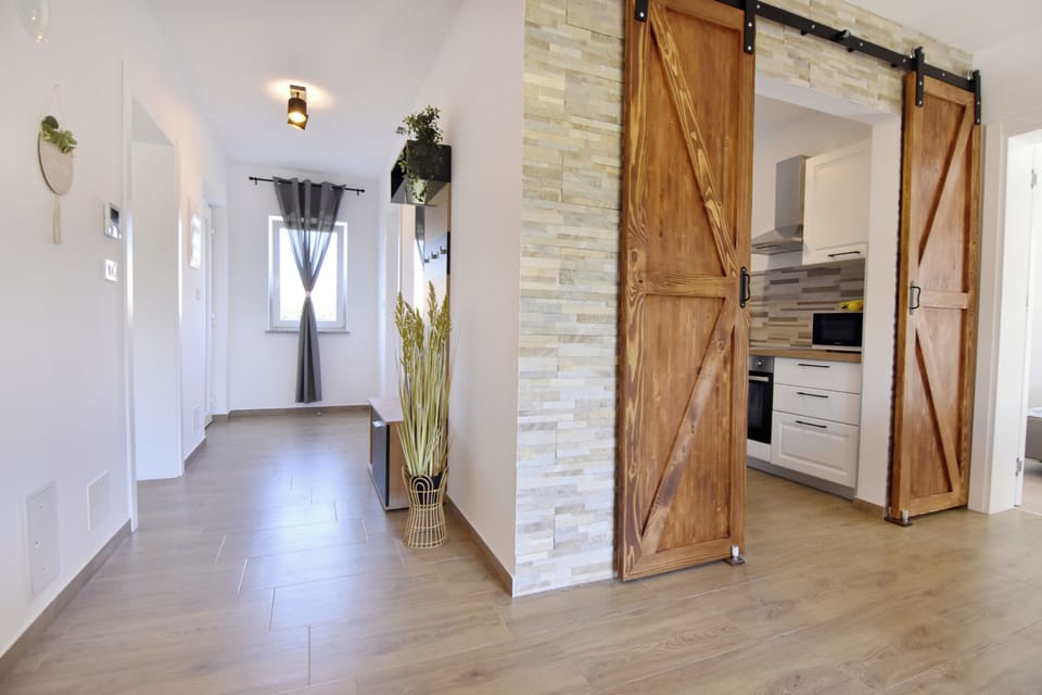 Apartment, 2 Bedrooms, Patio, Garden View | Interior