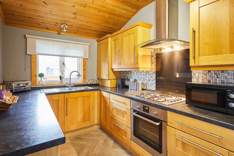 Cairnswood Lodge, Felton - Host & Stay