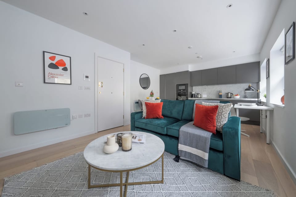 City Apartment, 1 Double Bed with Sofa bed, Non Smoking, City View | Living area | 40-inch Smart TV with satellite channels