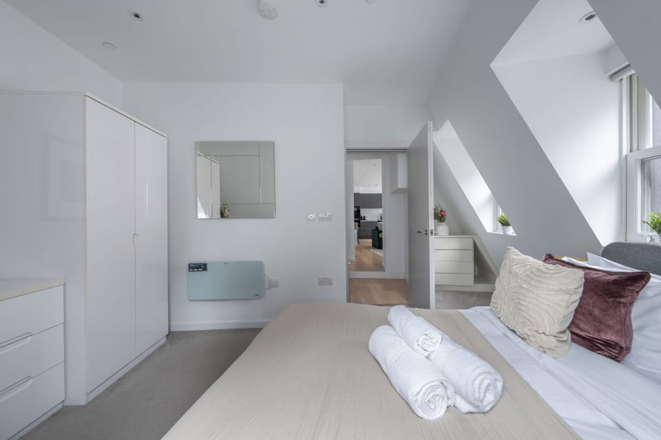 Chic 1BR Close to Tower & Thames Apartment in London