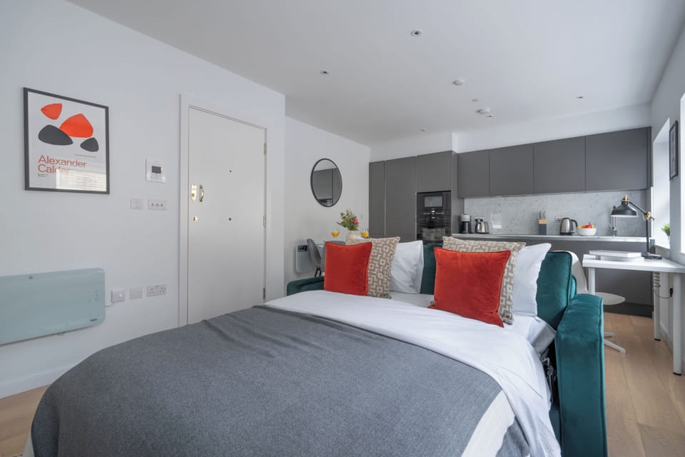 City Apartment, 1 Double Bed with Sofa bed, Non Smoking, City View | Living area | 40-inch Smart TV with satellite channels