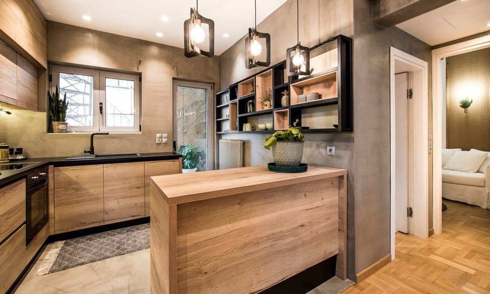 Open-Plan Kitchen & Dining Area for Comfortable Stays