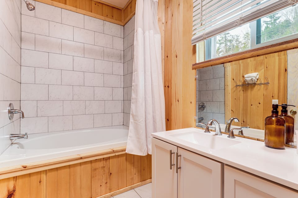 Full Bathroom