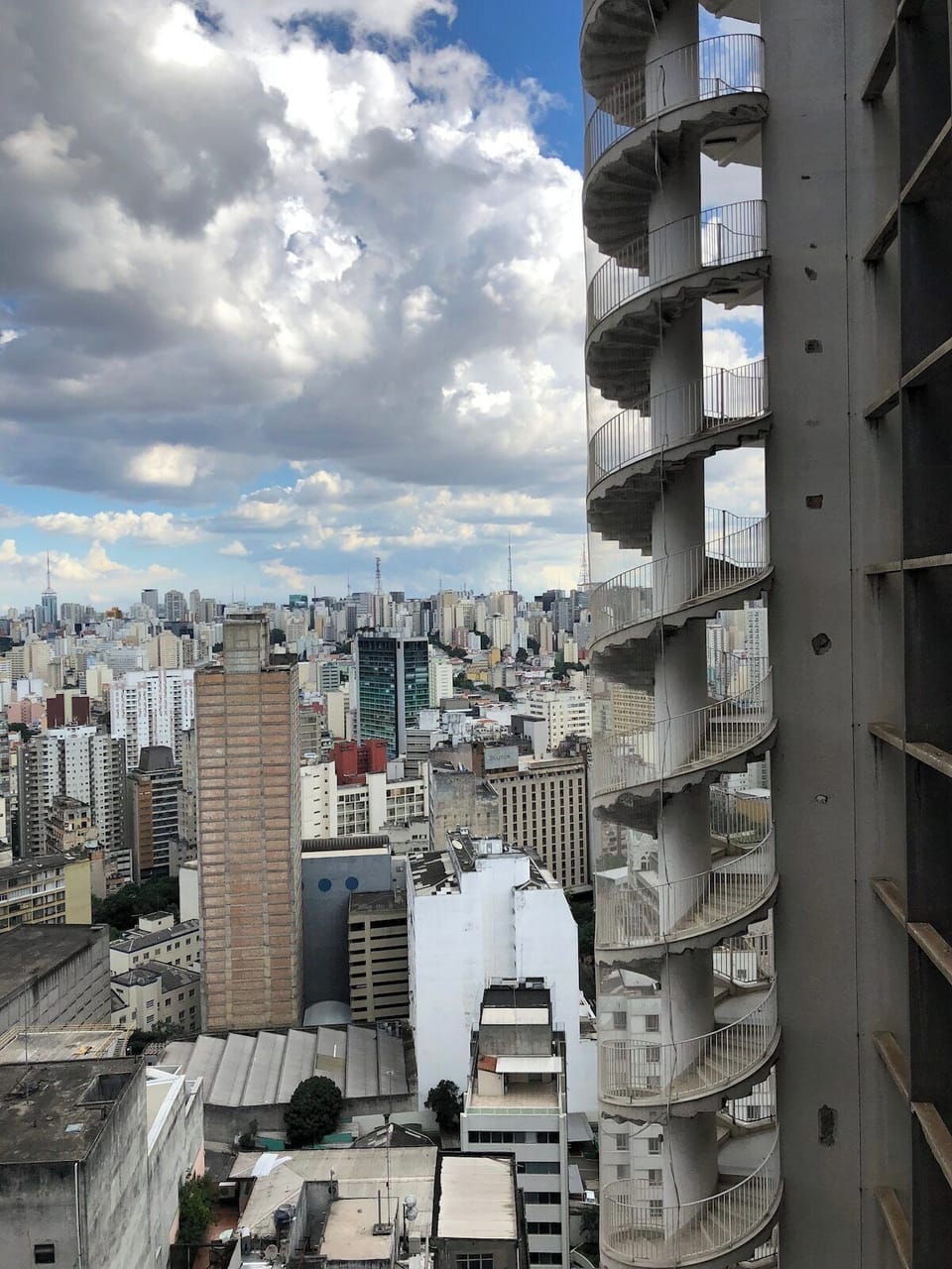Vista voltada para a Avenida Paulista.
