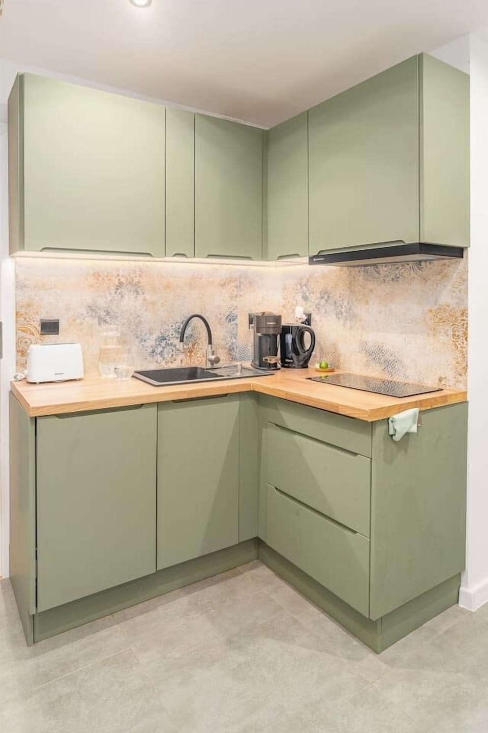 Kitchen | Book Now with RENTUJEMY.COM