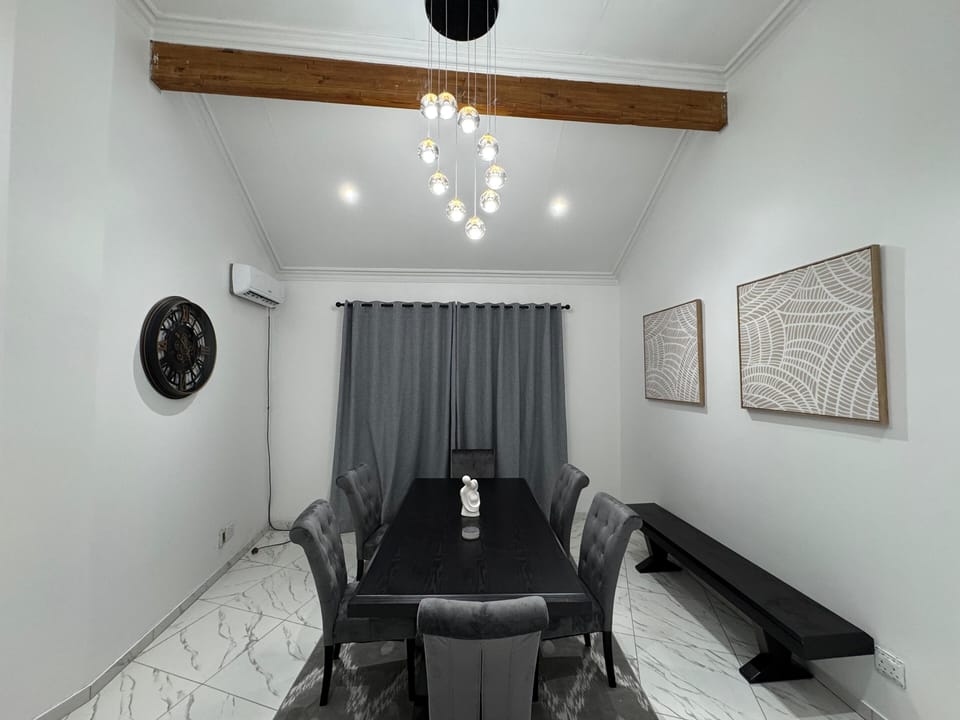 Luxury Villa | Dining room