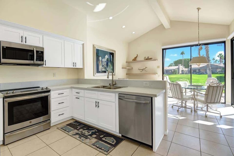 KITCHEN REVERSE.jpg mls