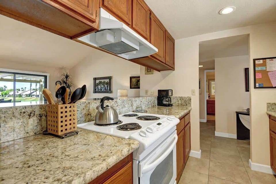 KITCHEN REVERSE