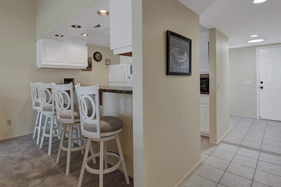 KITCHEN BAR TOP
