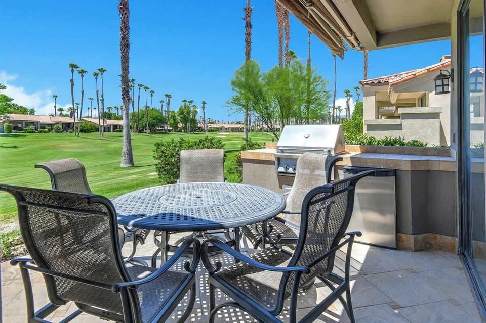 PATIO TABLE.jpg mls