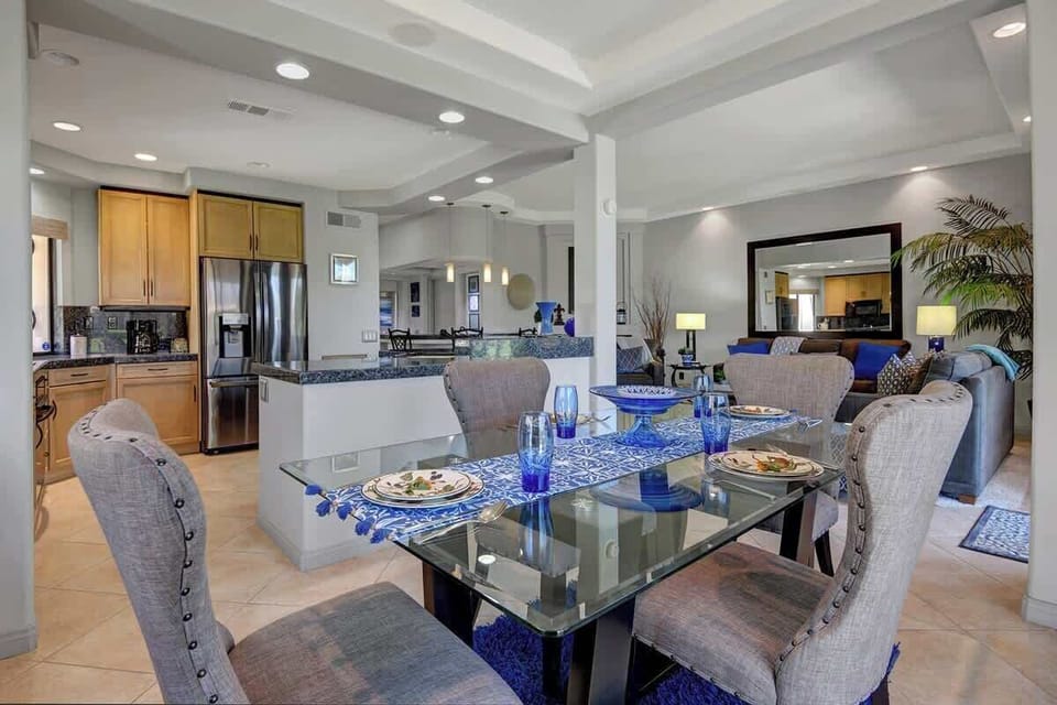 DINING SPACE REVERSE.jpg mls