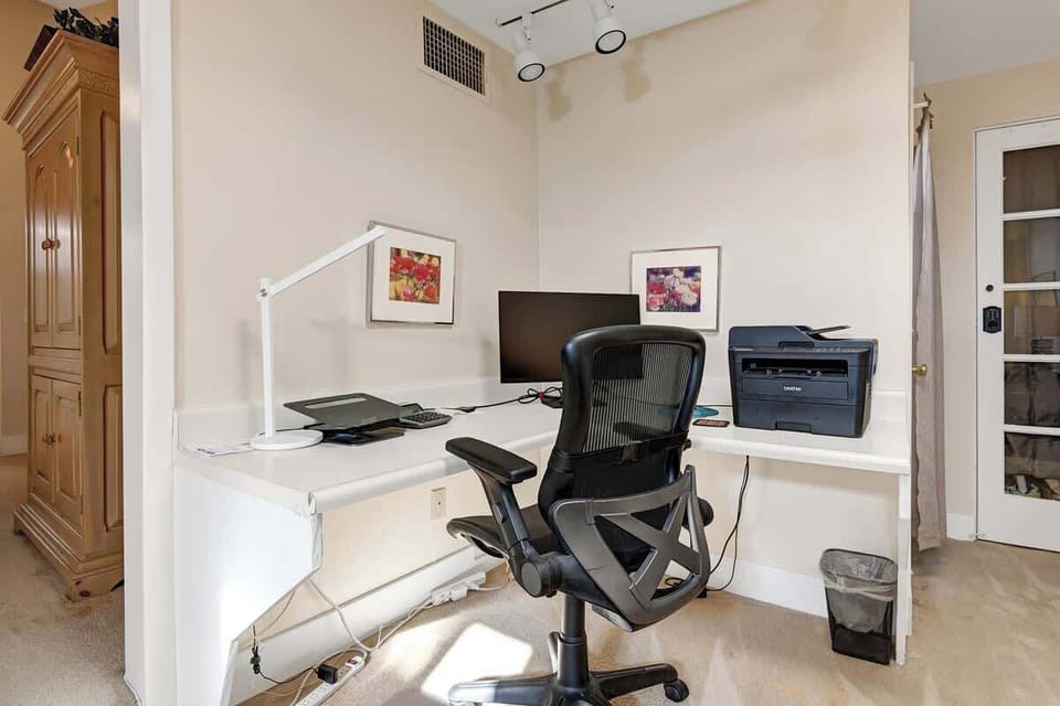 PRIMARY OFFICE SPACE