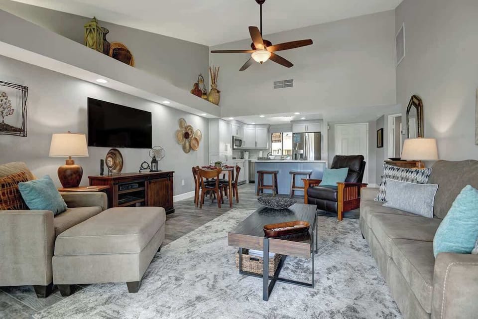 LIVING SPACE REVERSE