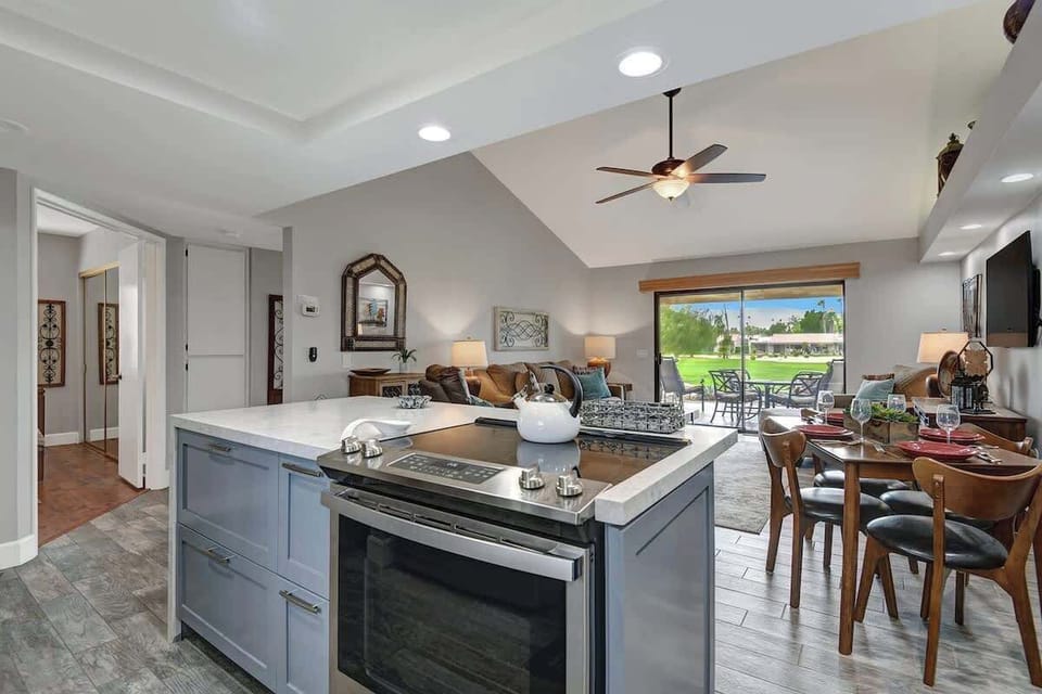 KITCHEN REVERSE