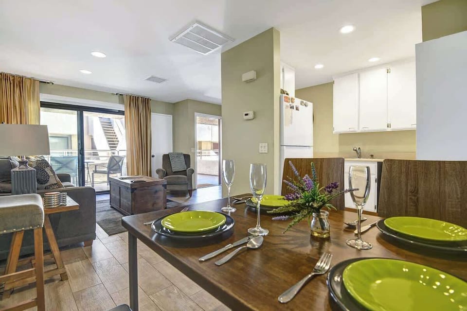 DINING SPACE REVERSE.jpg mls