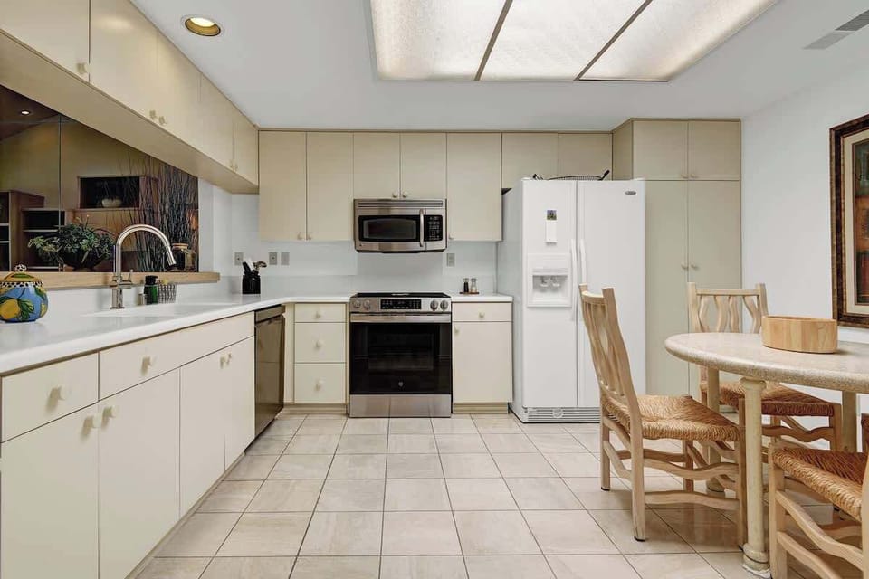 KITCHEN.jpg mls