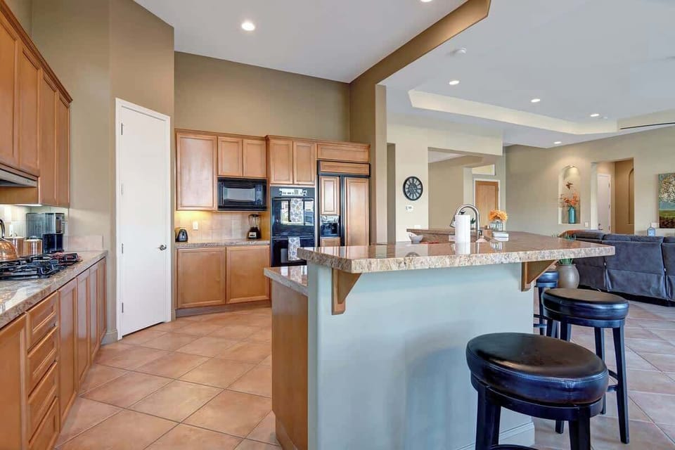 KITCHEN REVERSE.jpg mls
